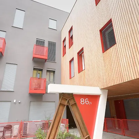 Queen Mary Rose * بولونيا