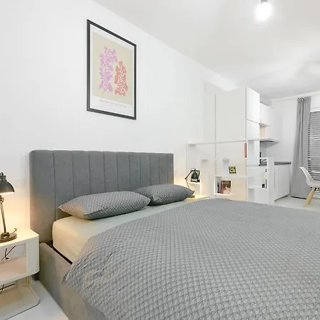 Queen Mary Rose For Medium Rent Daire Bolonya