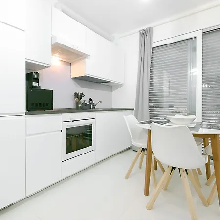 Daire Queen Mary Rose For Medium Rent *