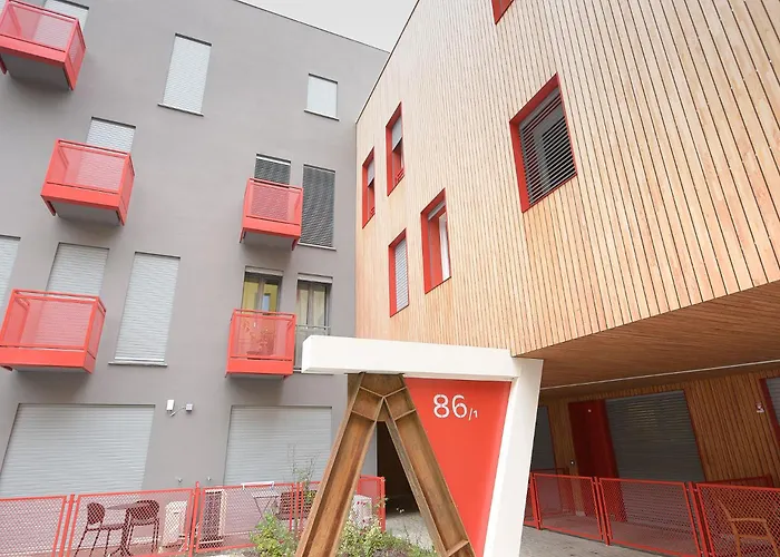 Queen Mary Rose * Bologna