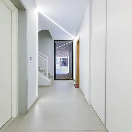 Queen Mary Rose For Medium Rent Apartman Bologna